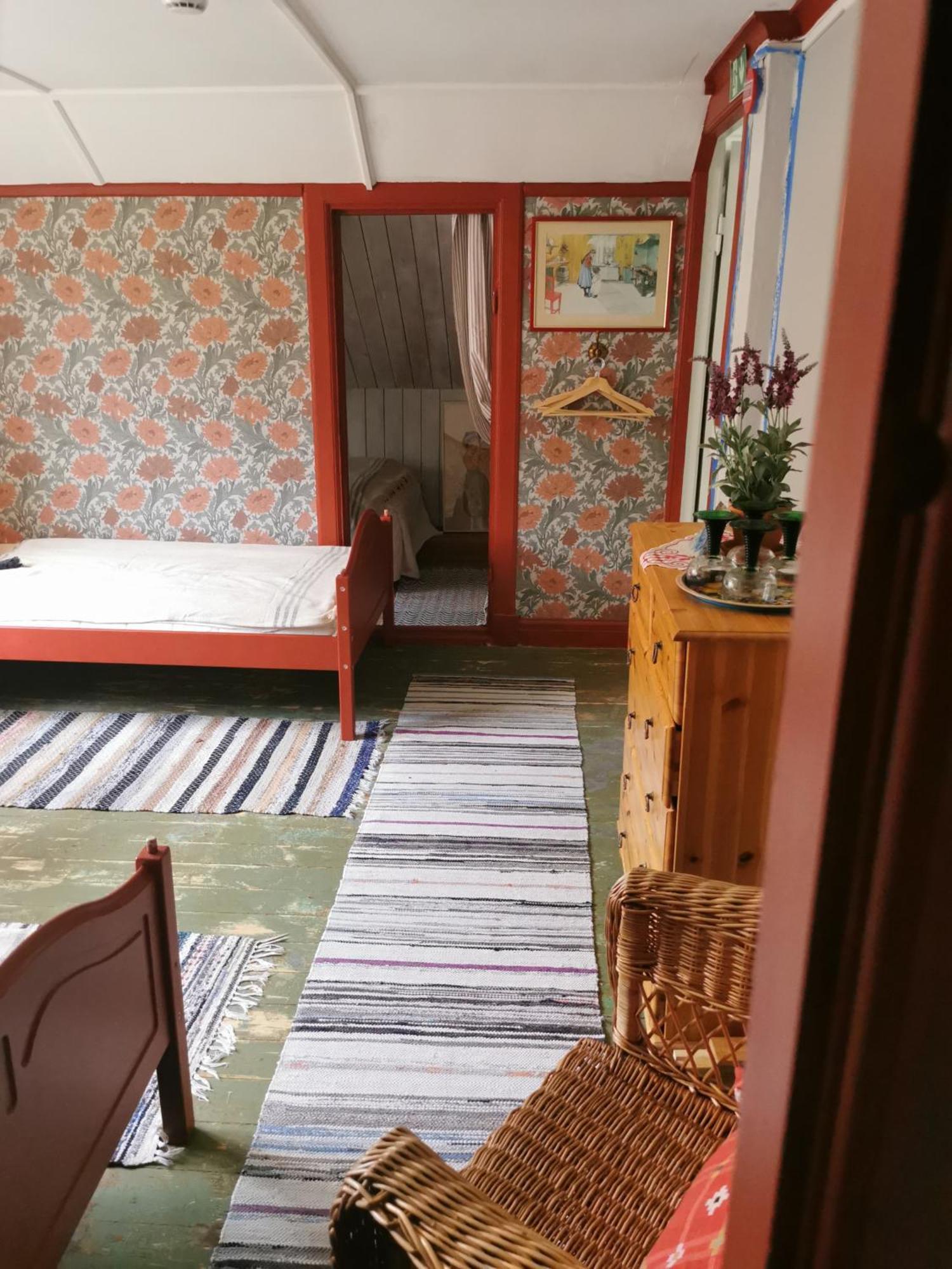 Bjoersjoeas Vildmark - Room In The Main House Olofstorp Екстер'єр фото